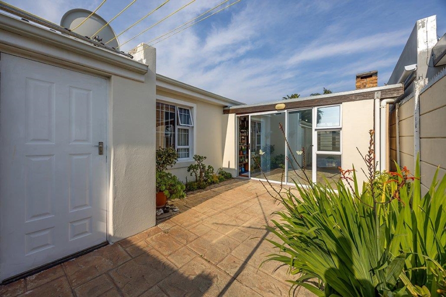 2 Bedroom Property for Sale in Bothasig Western Cape